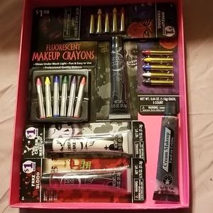 7 pics. Halloween makeup.